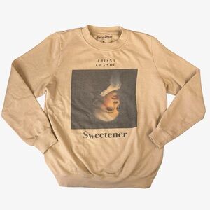Ariana Grande Women’s Sweetener Merch Graphic Pullover Sweatshirt, Tan, Medium